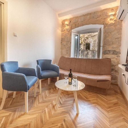 Apartment Forteca Lux Пераст Екстер'єр фото