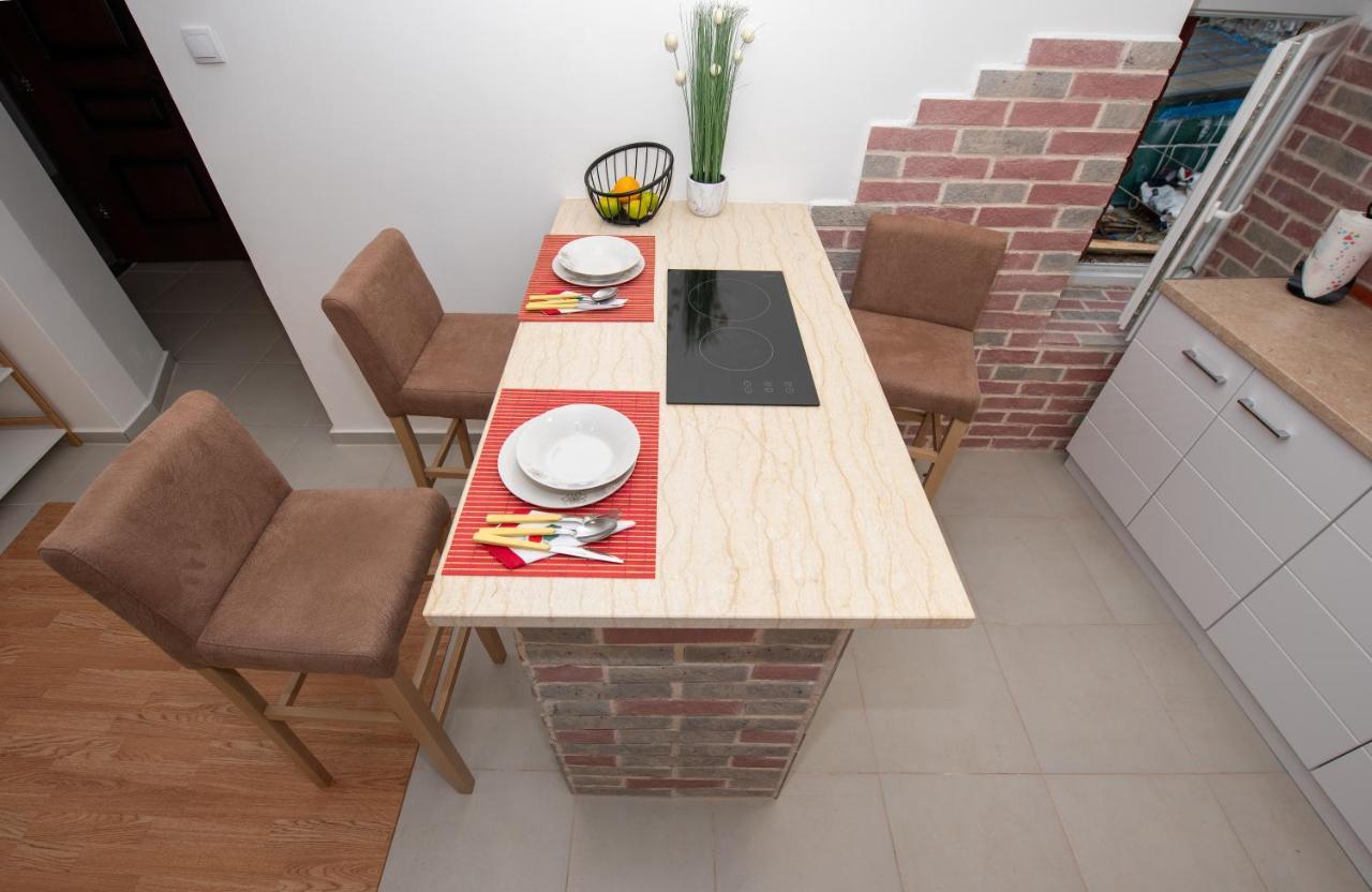 Apartment Forteca Lux Пераст Екстер'єр фото